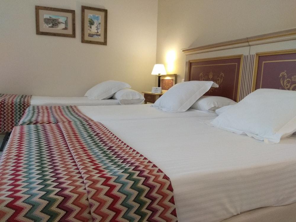 Hotel Alcazar De La Reina Carmona  Dış mekan fotoğraf